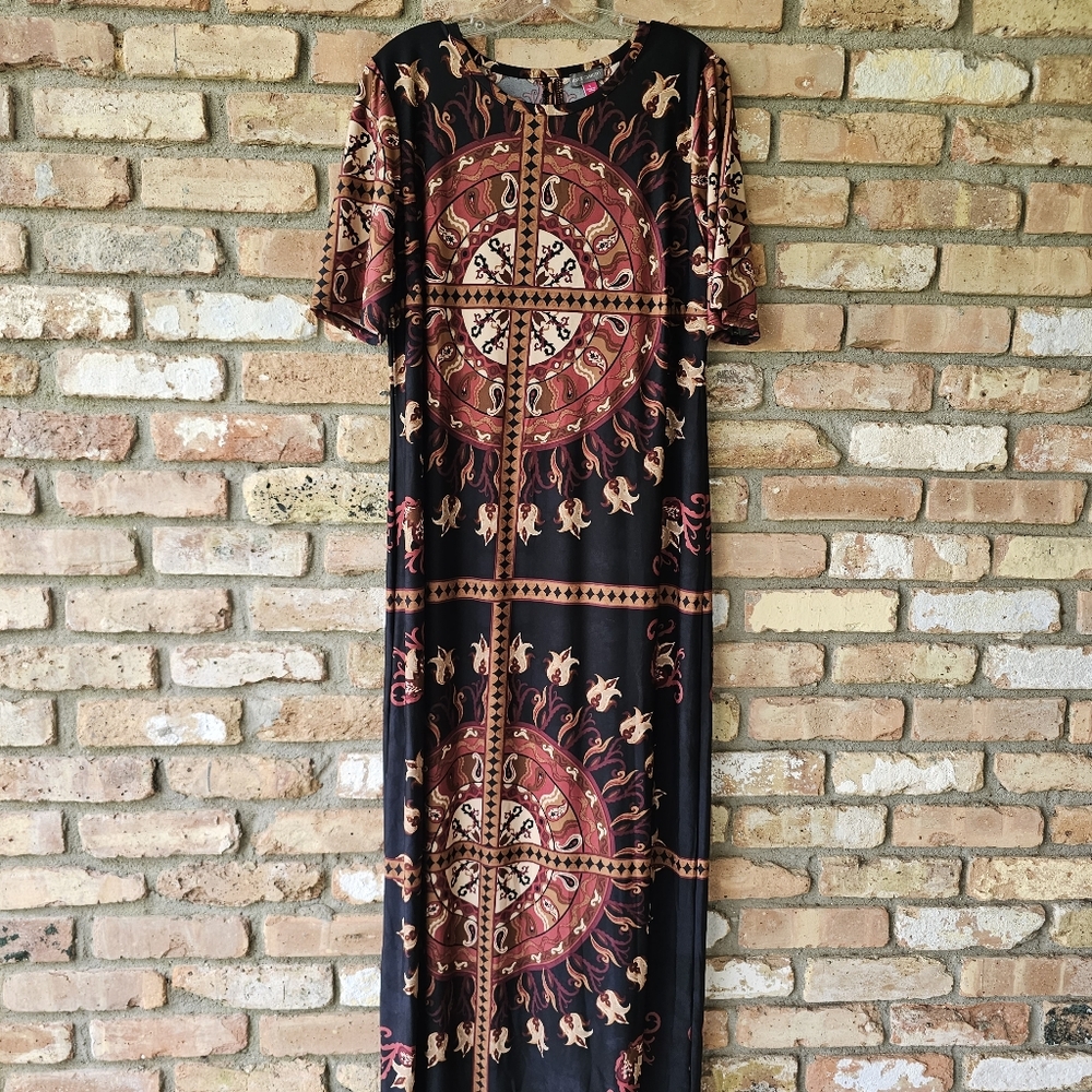 Short Sleeved Medalion Maxi Dress Rust And Black - Picture 7 of 12